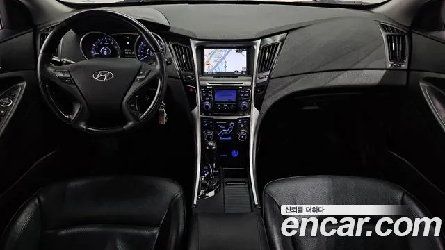 Hyundai Sonata — интерьер