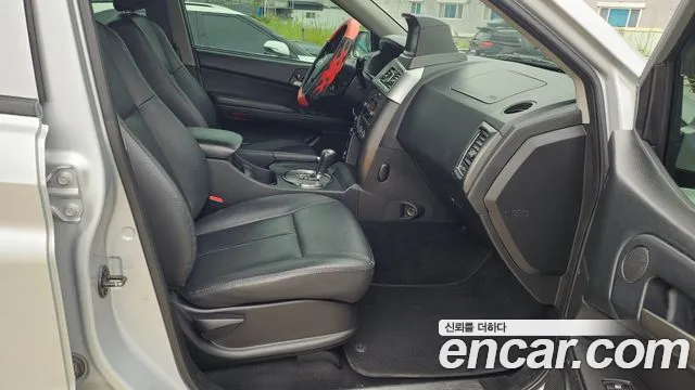KG Mobility Korando — интерьер
