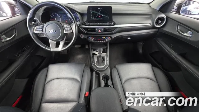 Kia K3 — интерьер