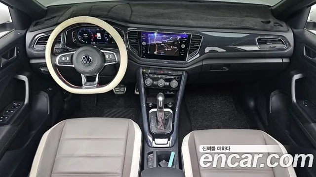 Volkswagen T-Roc — интерьер