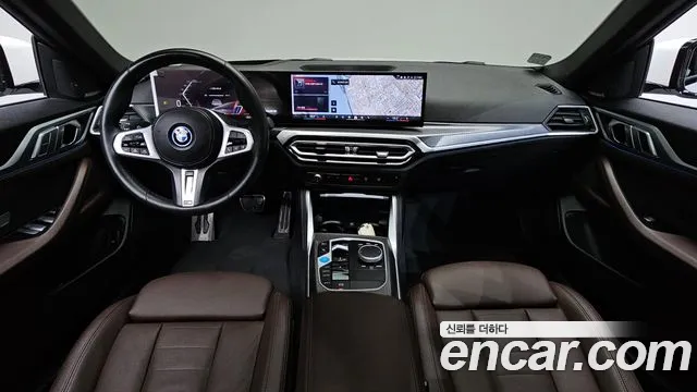 BMW i4 — интерьер