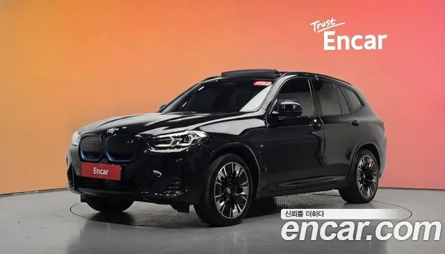 BMW iX3 — экстерьер