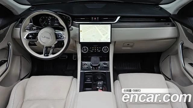 Jaguar F-Pace — интерьер