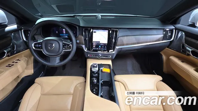 Volvo V90 — интерьер