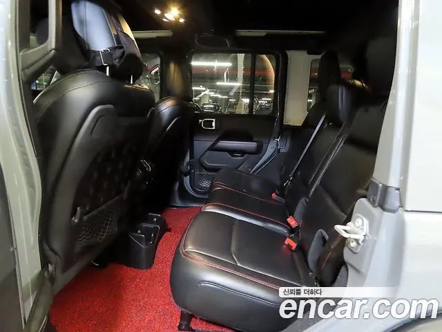 Jeep Wrangler — интерьер