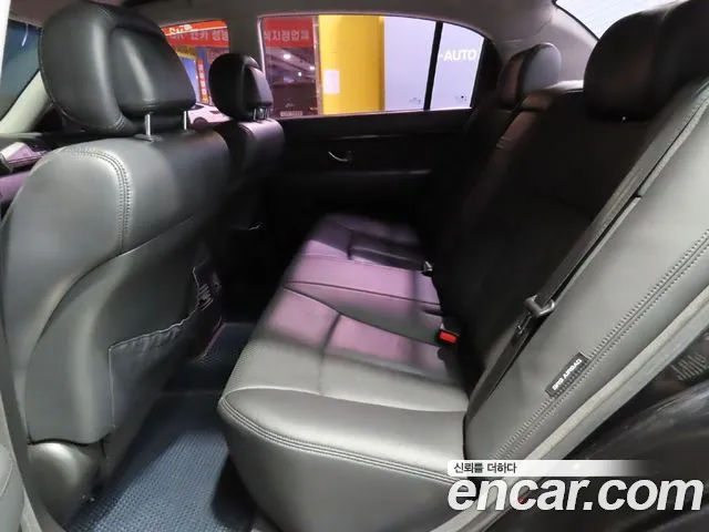 Kia Opirus — интерьер