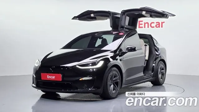 Tesla Model X — экстерьер