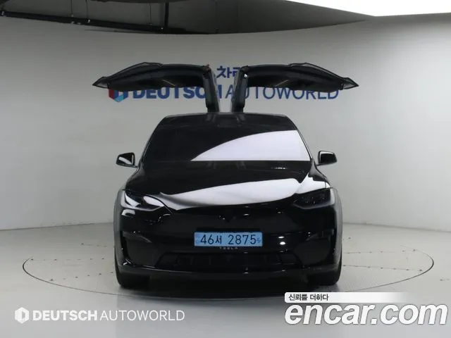 Tesla Model X — экстерьер