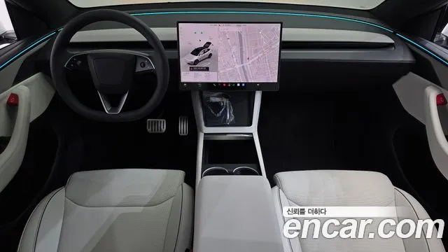 Tesla Model Y — интерьер