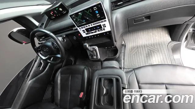 Hyundai Staria — интерьер