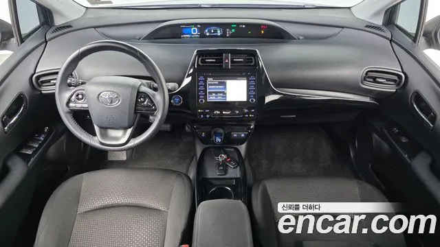 Toyota Prius — интерьер