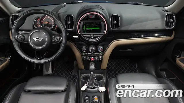 MINI Countryman — интерьер