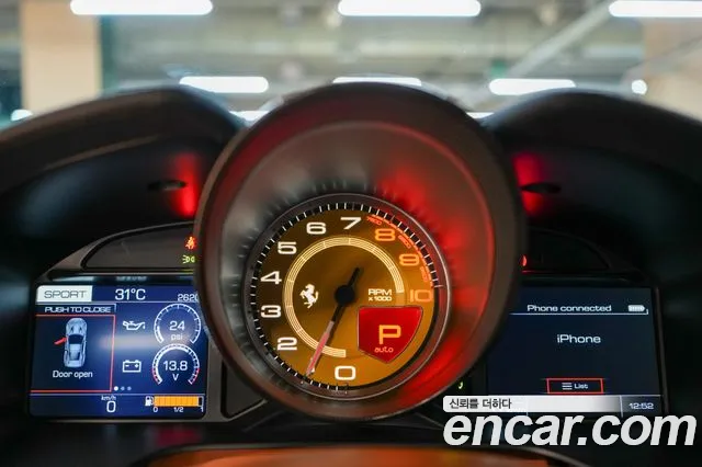 Ferrari Portofino — интерьер