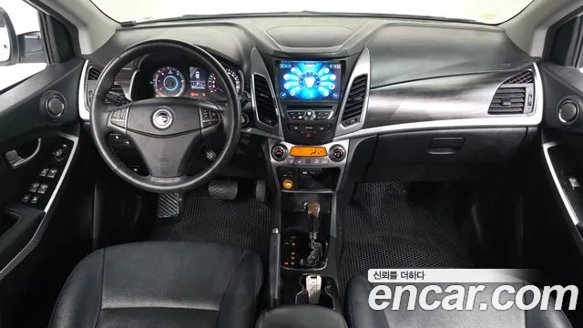 KG Mobility Korando — интерьер