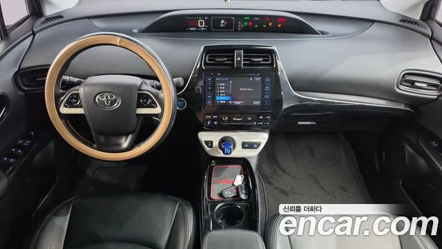 Toyota Prius — интерьер