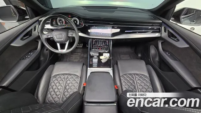 Audi Q8 — интерьер