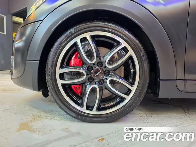 MINI Cooper — интерьер