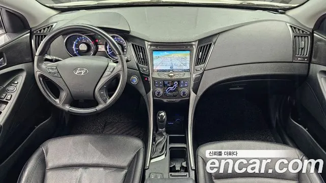 Hyundai Sonata — интерьер