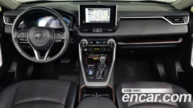 Toyota RAV4 — интерьер