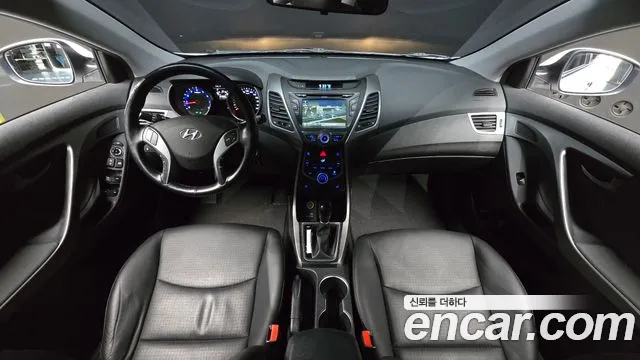 Hyundai Elantra — интерьер