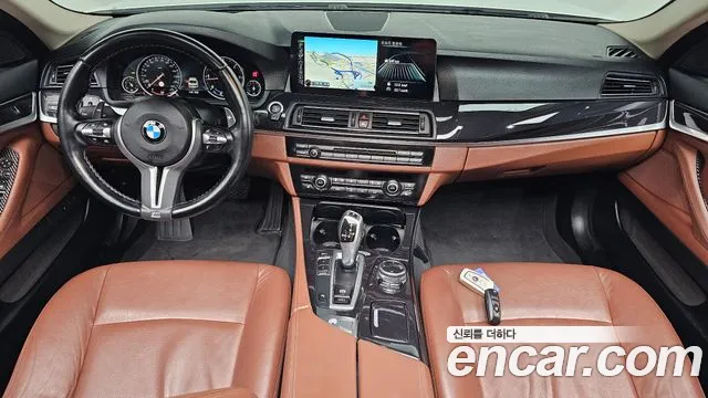 BMW 5 серия — интерьер
