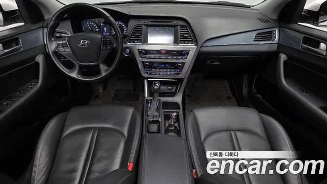 Hyundai Sonata — интерьер