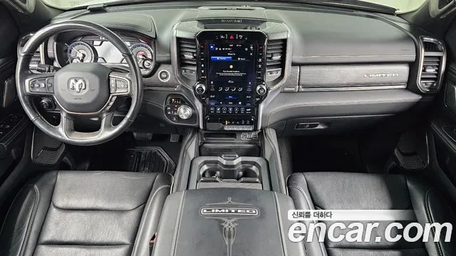 Dodge Ram Pickup — интерьер