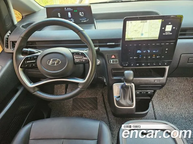 Hyundai Staria — интерьер