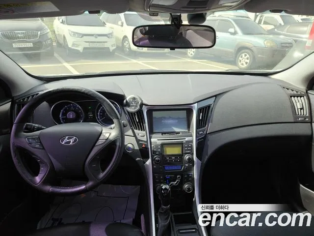 Hyundai Sonata — интерьер