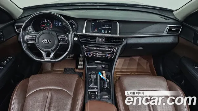 Kia K5 — интерьер