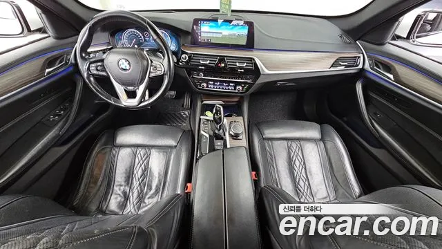 BMW 5 серия — интерьер