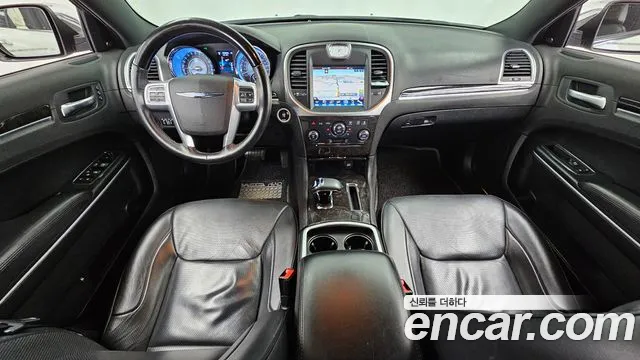 Chrysler 300C — интерьер