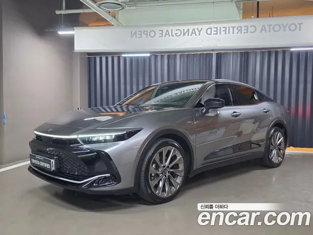 Toyota Crown — экстерьер