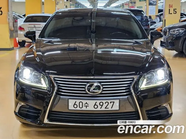 Lexus LS — экстерьер