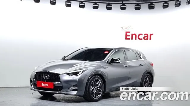 Infiniti Q30