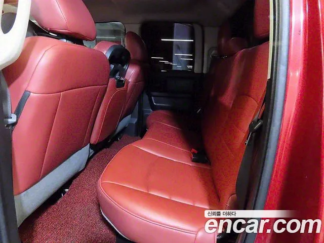 Dodge Ram Pickup — интерьер