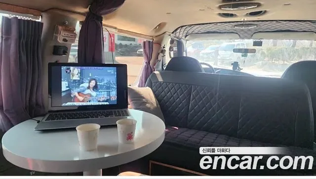 Ford E-Series — интерьер