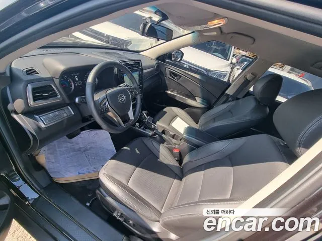 KG Mobility Tivoli — интерьер