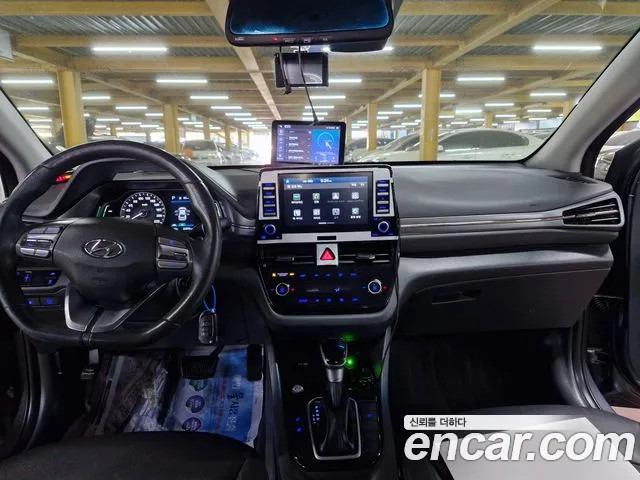 Hyundai Ioniq — интерьер