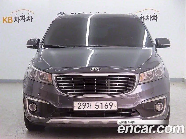 Kia Carnival — экстерьер