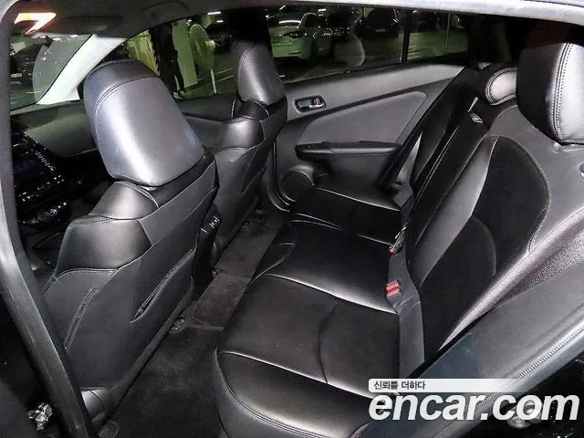 Toyota Prius — интерьер