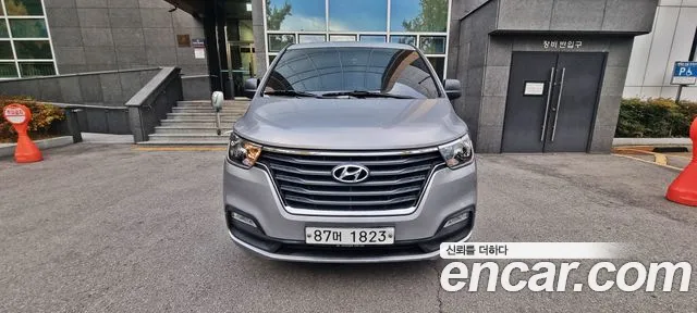 Hyundai Starex