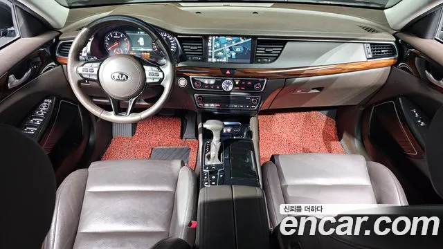 Kia K7 — интерьер