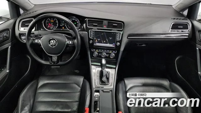 Volkswagen Golf — интерьер