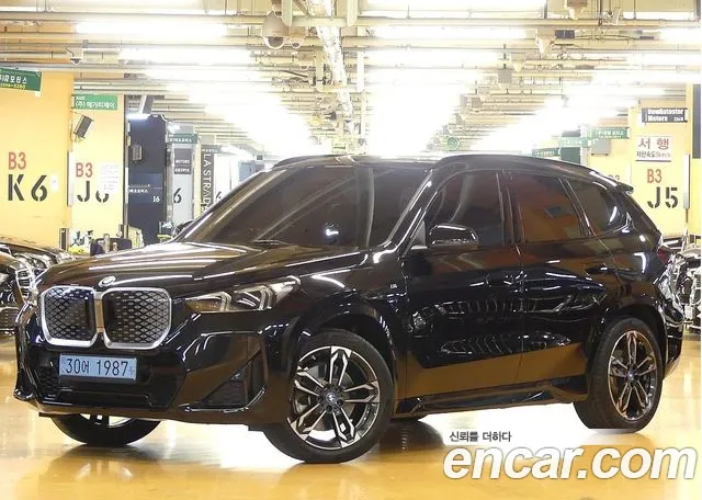 BMW iX1
