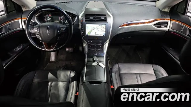 Lincoln MKZ — интерьер