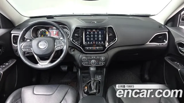 Jeep Cherokee — интерьер