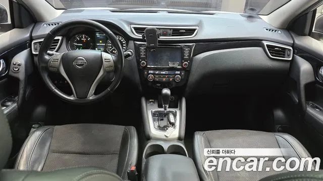 Nissan Qashqai — интерьер