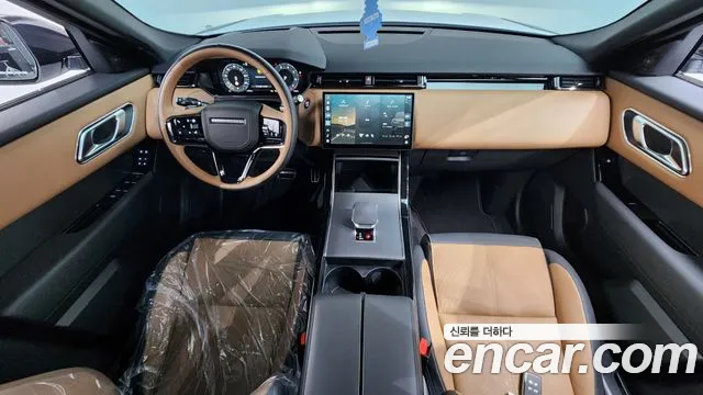 Land Rover Range Rover Velar — интерьер