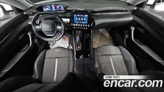 Peugeot 508 — интерьер